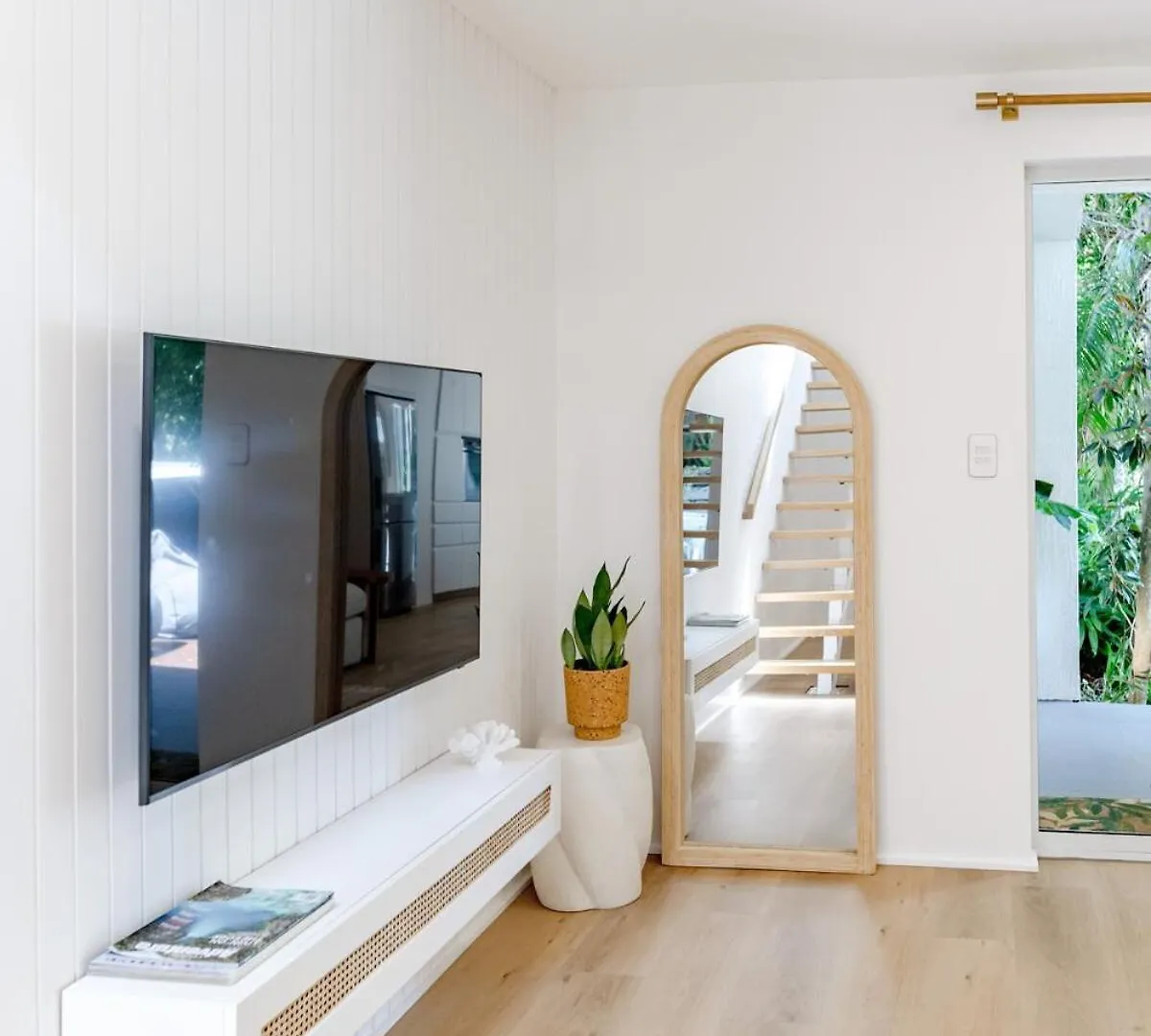 Serenity On Sunshine, Easy Walk To Village & Beach Sunshine Beach Apartment
